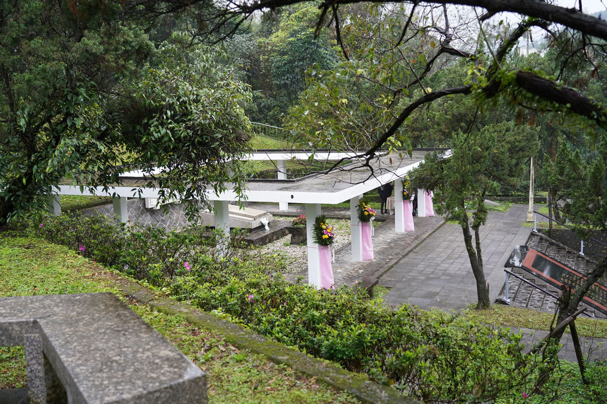感謝您參與2025年2月24日紀念胡故院長適之先生逝世63週年致敬儀式，其照片及簡介已經上傳至相關訊息及活動，歡迎點閱。 Image